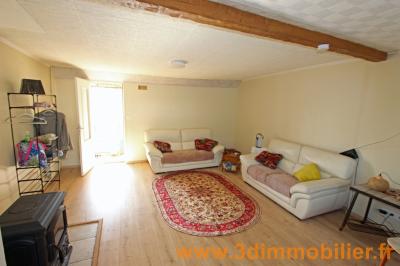 A louer BLETTERANS centre (39), une MAISON MEUBLEE de PLAIN-PIED, 2 CHAMBRES, GARAGE, TERRAIN, 