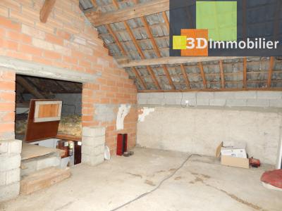A louer BLETTERANS centre (39), une MAISON MEUBLEE de PLAIN-PIED, 2 CHAMBRES, GARAGE, TERRAIN, COMBLES