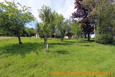 Secteur Chaussin (39 JURA), vends une maison rénovée et un corps de ferme sur 54 656 m² de terrain., VERGER