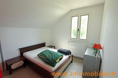 Secteur Chaussin (39 JURA), vends une maison rénovée et un corps de ferme sur 54 656 m² de terrain., CH4 ETAGE