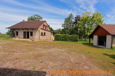 Secteur Chaussin (39 JURA), vends une maison rénovée et un corps de ferme sur 54 656 m² de terrain., MAISON A VENDRE SECTEUR CHAUSSIN
