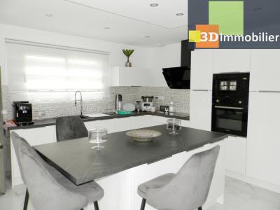 LONS-LE-SAUNIER NORD (39 JURA), À VENDRE MAISON RÉCENTE 160 m², 6 CHAMBRES, 2 GARAGES, PISCINE CHAUFFÉE 8 X 4 M, TERRAIN 1250 M², CUISINE AMÉRICAINE ÉQUIPÉE 19 m²