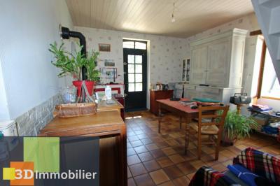 A vendre en viager occupé, une maison en bon état SANS VOISIN de 5 pièces sur 1308 m² de terrain clos., ENTREE