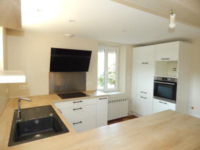 VENTE : SECTEUR BLETTERANS (39), À VENDRE MAISON RÉNOVÉE PLAIN-PIED 119 M², 3 CHAMBRES, GARAGE, TERRAIN 2614 M², CUISINE ÉQUIPÉE 20.60 M²