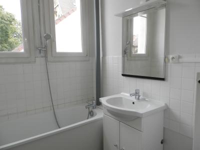 VENTE : LONS-LE-SAUNIER (39 JURA), À VENDRE APPARTEMENT TYPE 2 DE 52.15 M², SALLE D