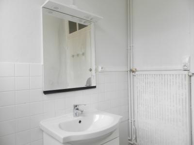 VENTE : LONS-LE-SAUNIER (39 JURA), À VENDRE APPARTEMENT TYPE 2 DE 52.15 M², SALLE D