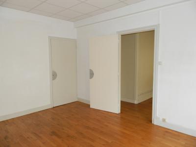 VENTE : LONS-LE-SAUNIER (39 JURA), À VENDRE APPARTEMENT TYPE 2 DE 52.15 M², SALON/SÉJOUR 18 M²