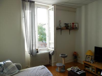VENTE : LONS-LE-SAUNIER (39 JURA), À VENDRE APPARTEMENT TYPE 3 DE 67.88 M² AVEC BALCON, SÉJOUR 14.80 M²