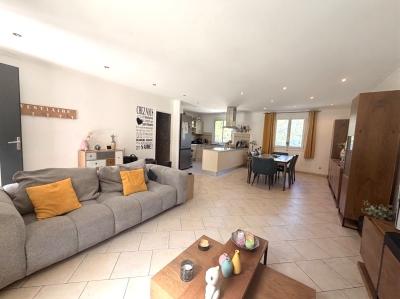 VILLA INDIVIDUELLE DE PLAIN-PIED SUR 606M² DE TERRAIN