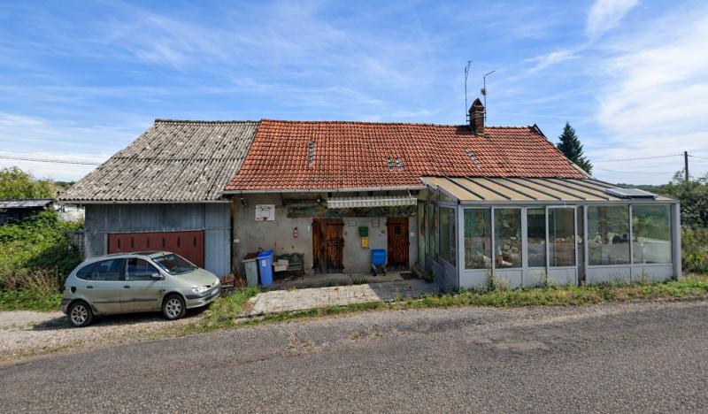 Maison de plain-pied à rénover avec dépendances - 4 583 m² de terrain
