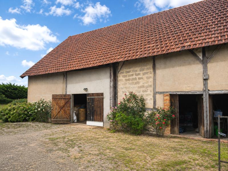 Hangar 140 m² sur GERGY