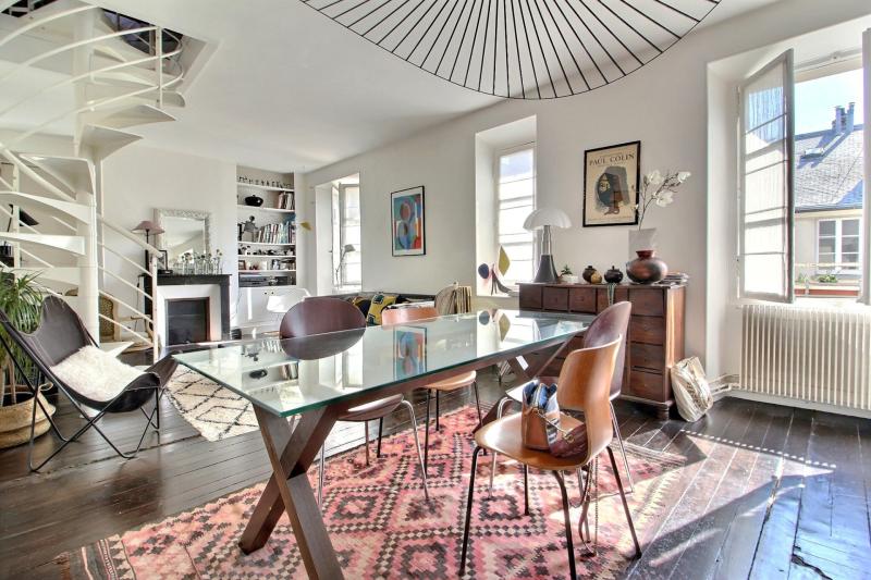 NOTRE DAME CHATEAU, 2/3P DANS L'ANCIEN EN DUPLEX DE 70M² PONDERE EN DERNIER ETAGE