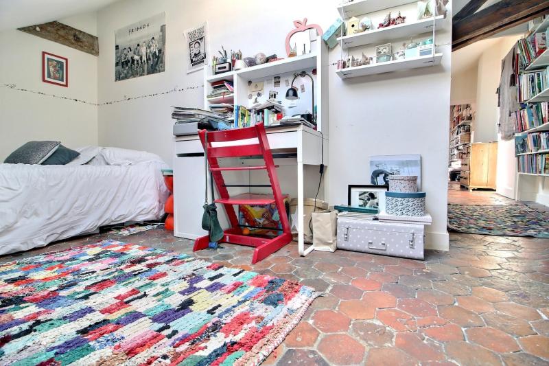 NOTRE DAME CHATEAU, 2/3P DANS L'ANCIEN EN DUPLEX DE 70M² PONDERE EN DERNIER ETAGE