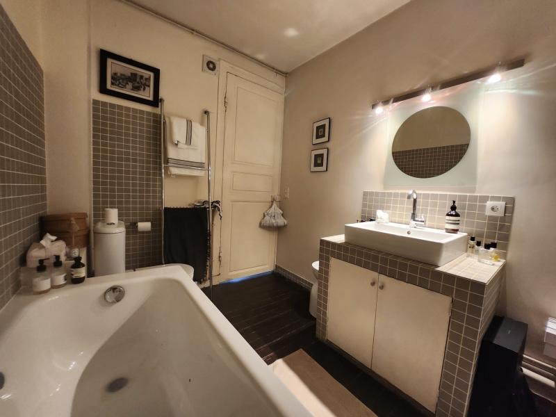 NOTRE DAME CHATEAU, 2/3P DANS L'ANCIEN EN DUPLEX DE 70M² PONDERE EN DERNIER ETAGE