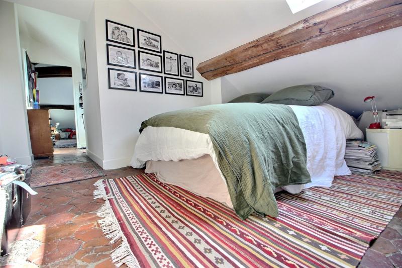 NOTRE DAME CHATEAU, 2/3P DANS L'ANCIEN EN DUPLEX DE 70M² PONDERE EN DERNIER ETAGE