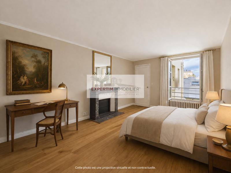 NOTRE DAME, 2P DE 47M² DANS L'ANCIEN PARQUET, CHEMINEES ET BOISERIES