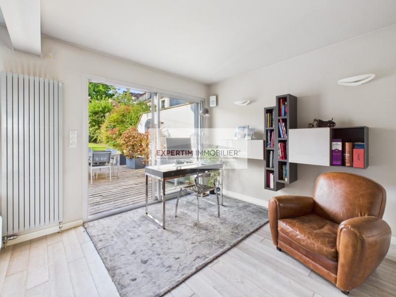 RIVE DROITE, MAISON EN TRES BON ETAT AVEC JARDIN, TERRASSES ET SOUS-SOL
