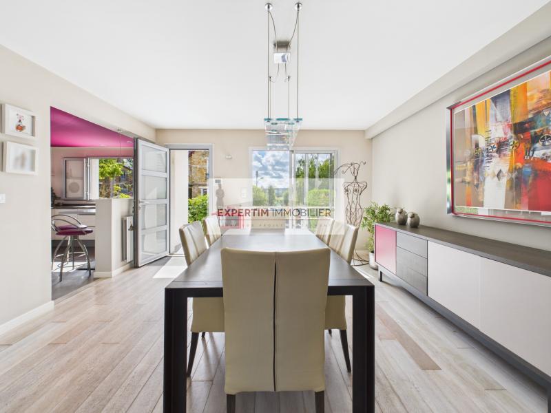 RIVE DROITE, MAISON EN TRES BON ETAT AVEC JARDIN, TERRASSES ET SOUS-SOL