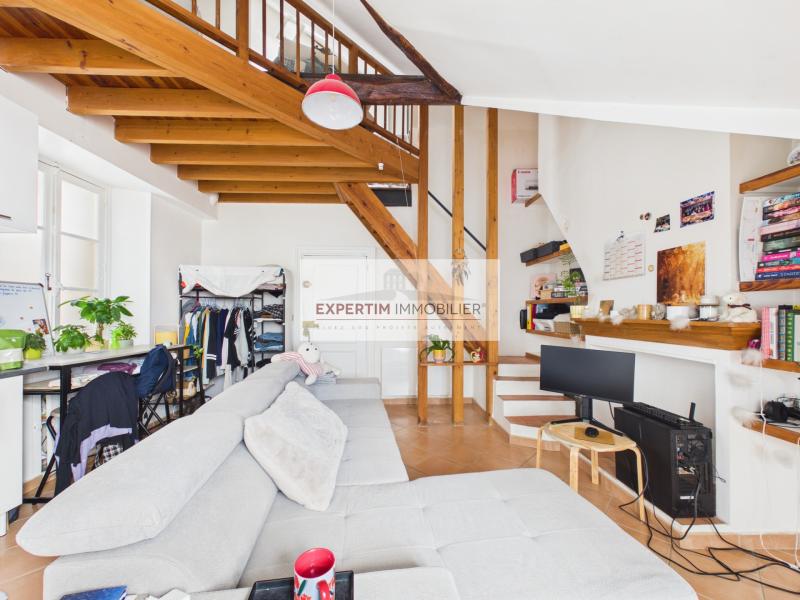 NOTRE DAME, DUPLEX DANS L'ANCIEN DE 29M² EN DERNIER ETAGE A VENDRE LOUE