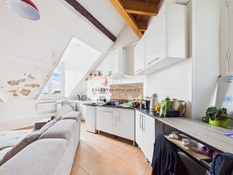 NOTRE DAME, DUPLEX DANS L'ANCIEN DE 29M² EN DERNIER ETAGE A VENDRE LOUE