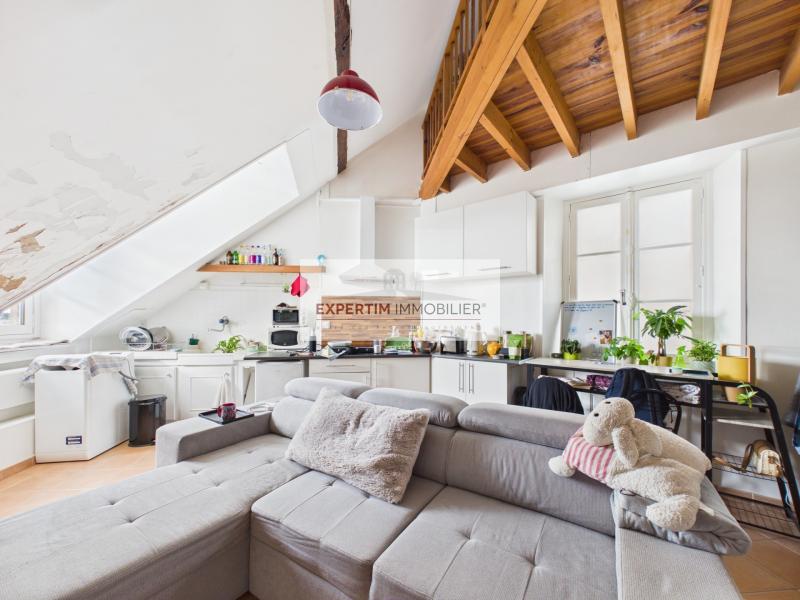 NOTRE DAME, DUPLEX DANS L'ANCIEN DE 29M² EN DERNIER ETAGE A VENDRE LOUE