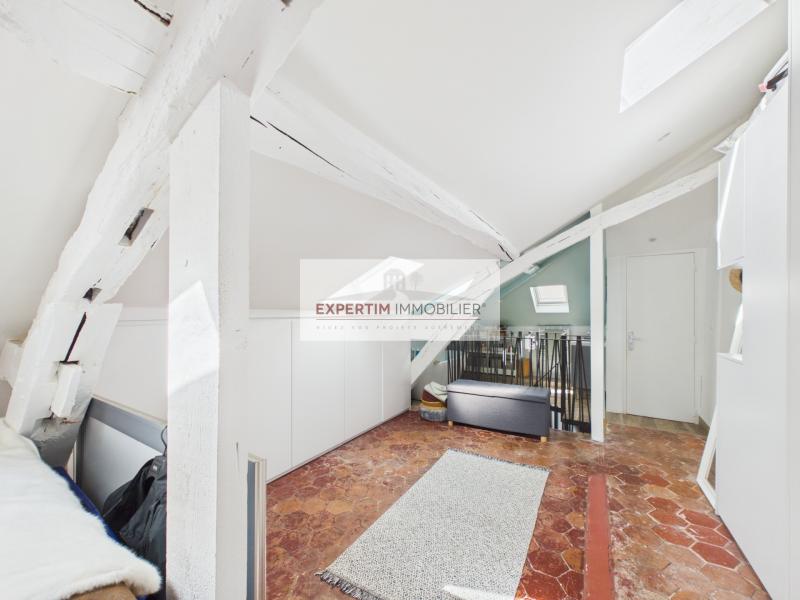 NOTRE DAME, TRIPLEX DANS L'ANCIEN DE 110M² AVEC TERRASSE DE 25M², 3CH