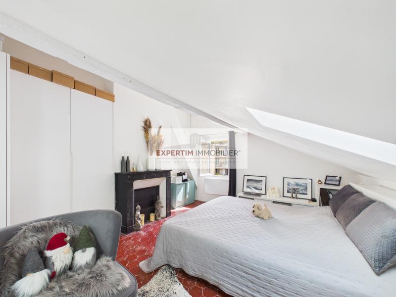 NOTRE DAME, TRIPLEX DANS L'ANCIEN DE 110M² AVEC TERRASSE DE 25M², 3CH