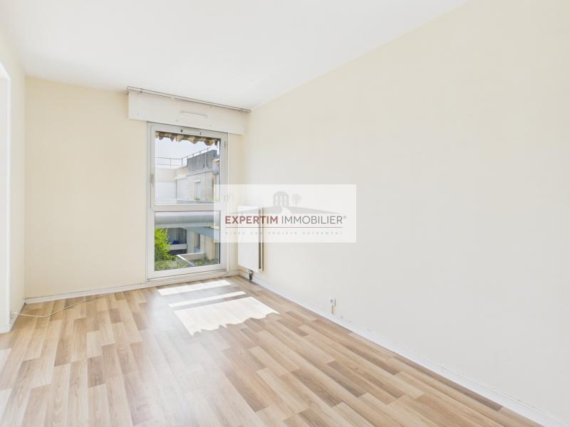 3P EN DERNIER ETAGE AVEC ASC ET BALCON EXPO OUEST