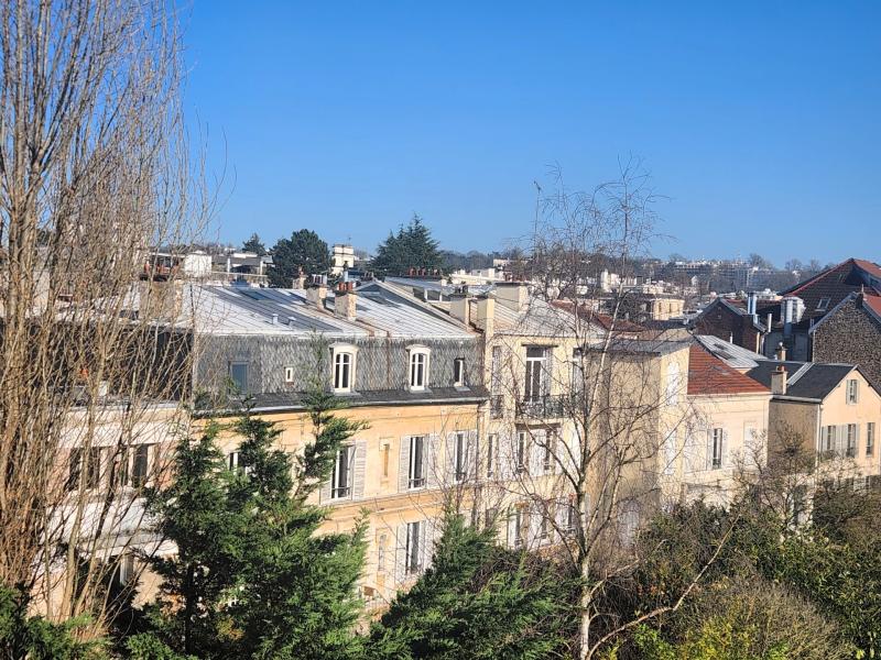 NOTRE DAME, 5P EN DERNIER ETAGE AVEC TERRASSE, PKG ET CAVE
