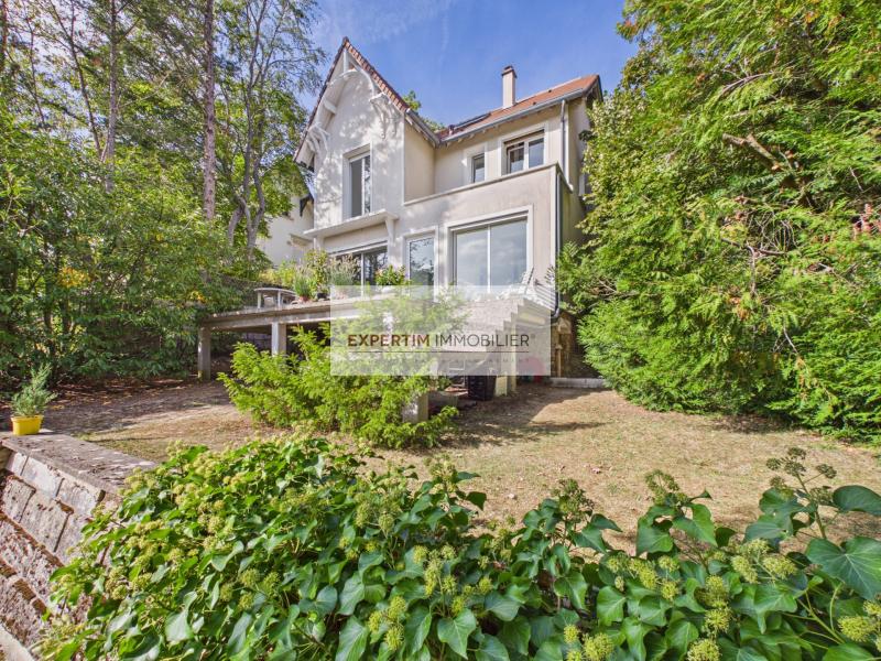 RIVE DROITE, MAISON EN PARFAIT ETAT AVEC TERRASSE ET JARDIN DE 770M²