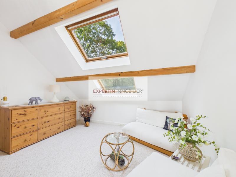 RIVE DROITE, MAISON EN PARFAIT ETAT AVEC TERRASSE ET JARDIN DE 770M²
