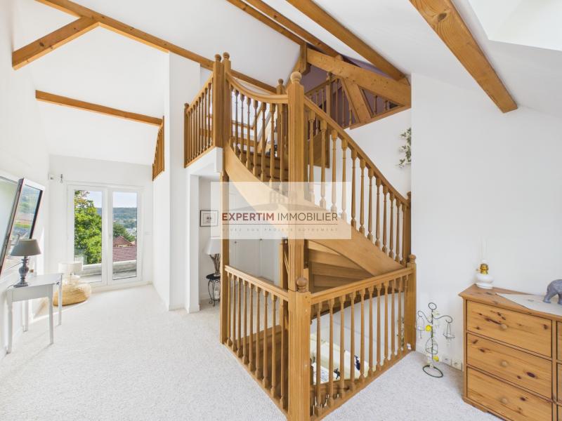 RIVE DROITE, MAISON EN PARFAIT ETAT AVEC TERRASSE ET JARDIN DE 770M²