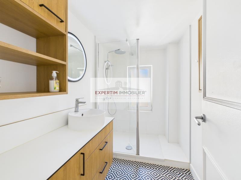 NOTRE DAME, 3P, DUPLEX DANS L'ANCIEN DE 70M² EN DERNIER ETAGE