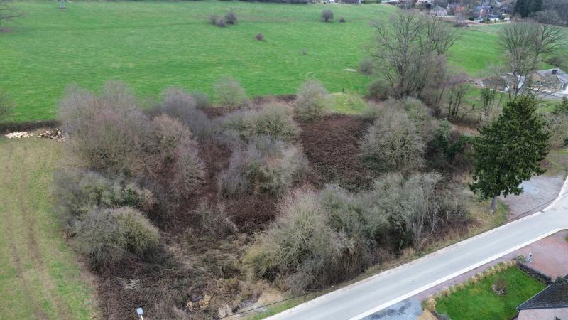 Terrain de 17 ares à Lesve Environnement rural et verdoyant
