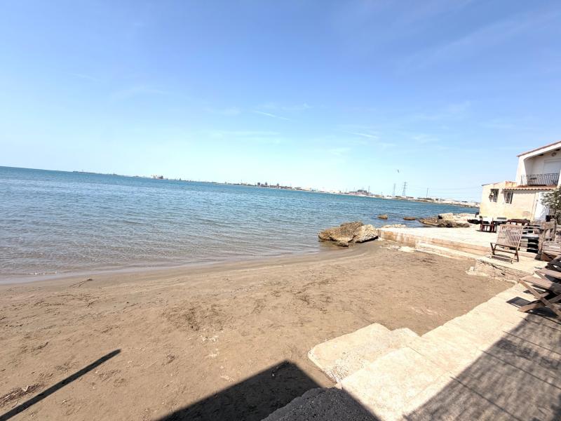 APPARTEMENT AU BORD DE L'EAU - FOS SUR MER (13270)
