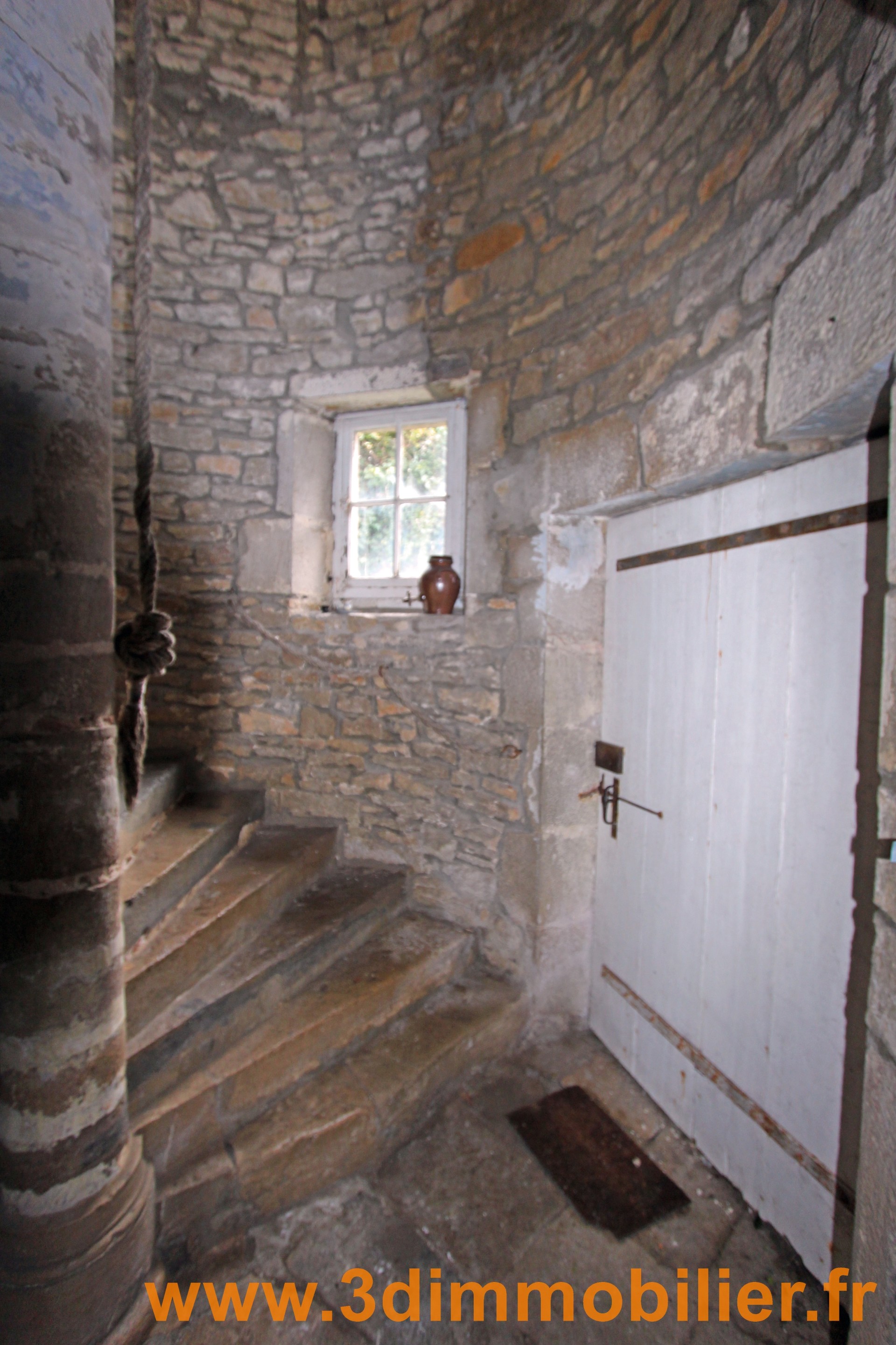 ACCES ETAGE 1 PAR LA TOUR