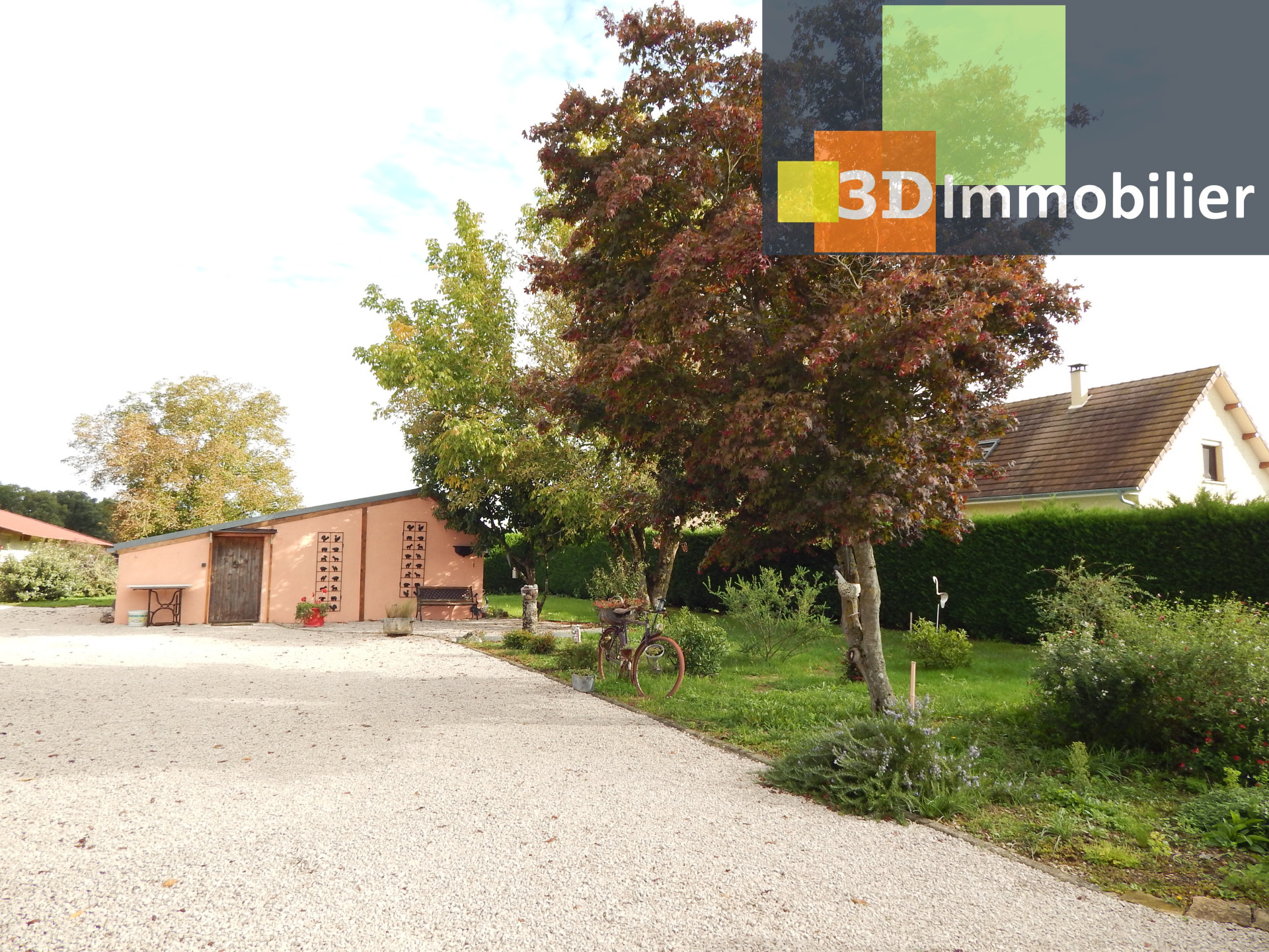 COUR ET DÉPENDANCES