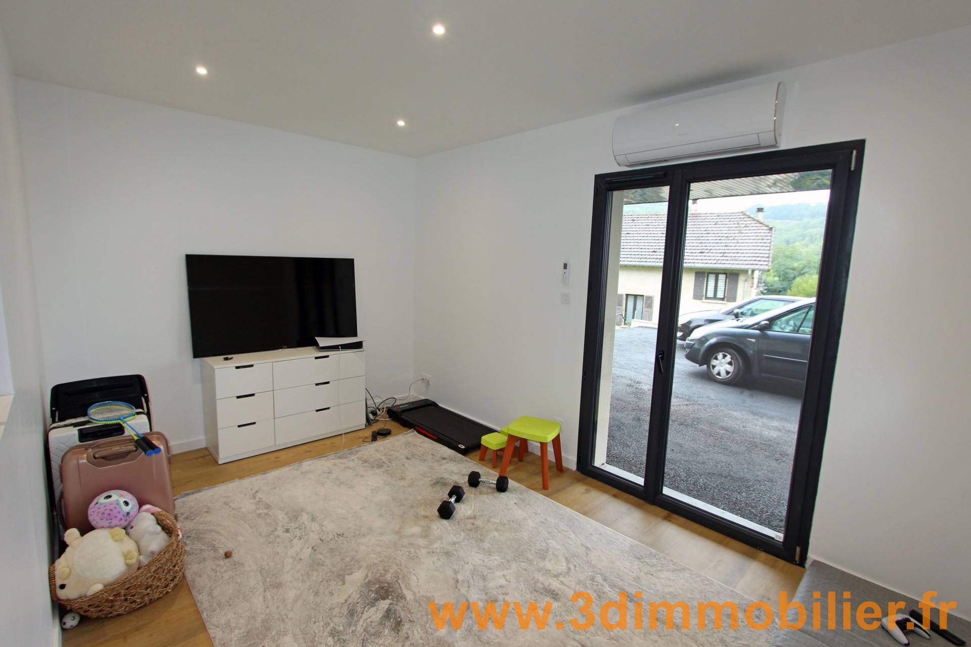 BUREAU AU RDC - 14 m²